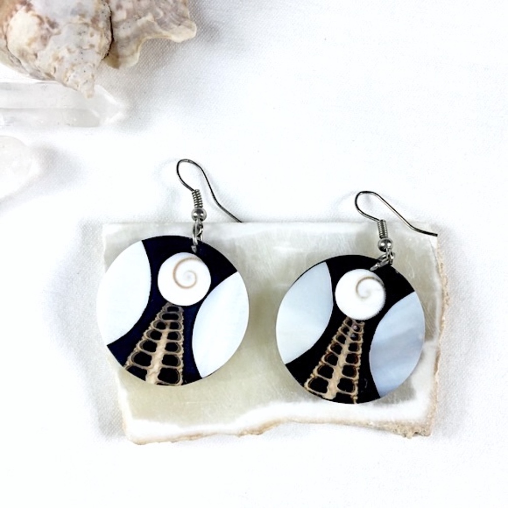 Round Shell Geometric Acrylic Earrings - Picture 1 of 4